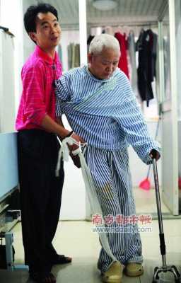 工人工地中风谁的责任 