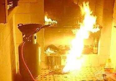 居民天然气爆炸谁的责任 