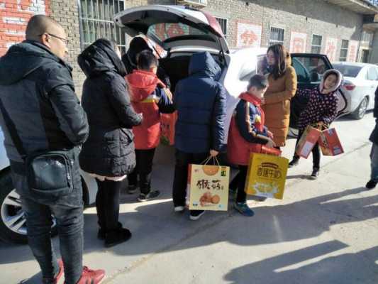 给孤儿买点什么 